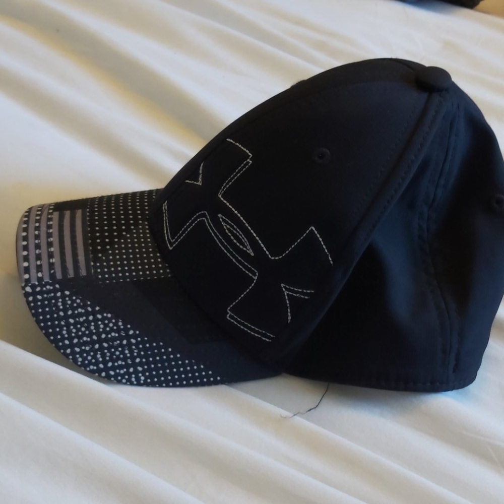 hat - Picture 1 of 3